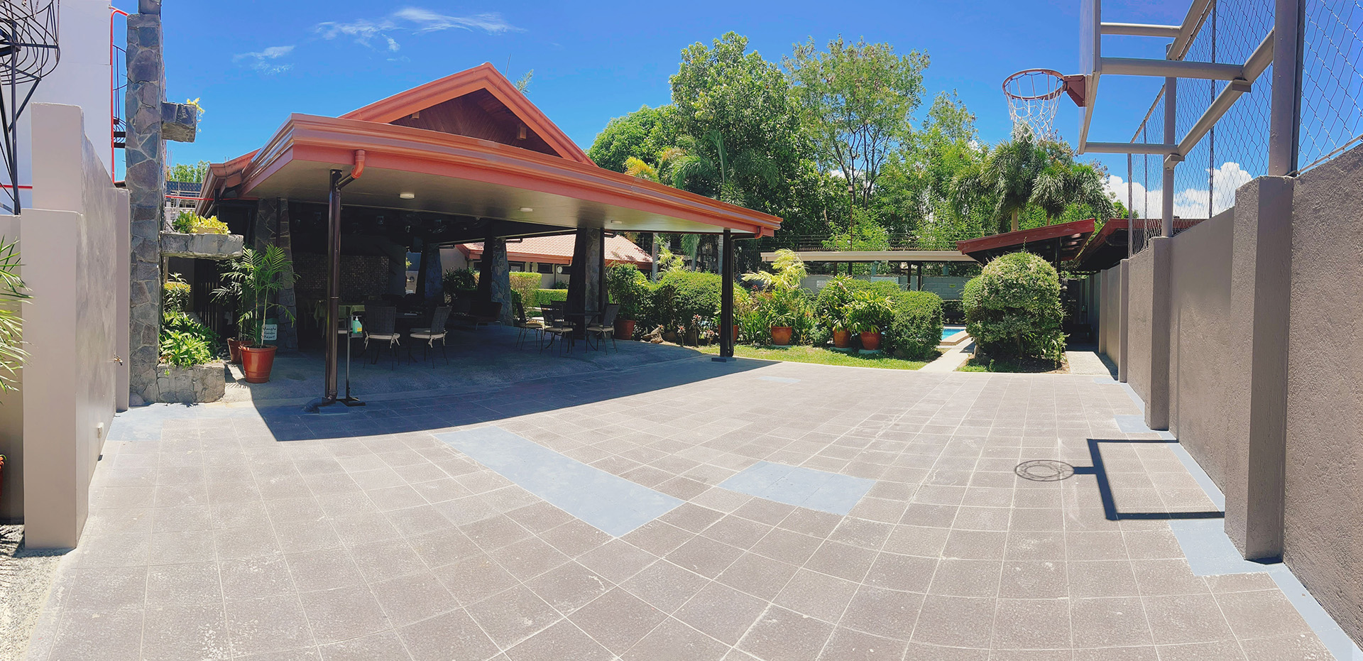 Swimming Pool at Shanghai Garden Resort